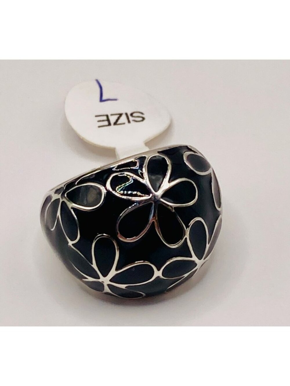 Flower Patterned Black & Silver Dome Ring Size 6.75 -71B